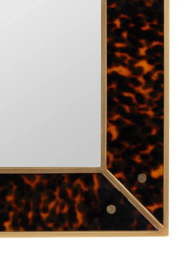 cooper mirror tort.webp