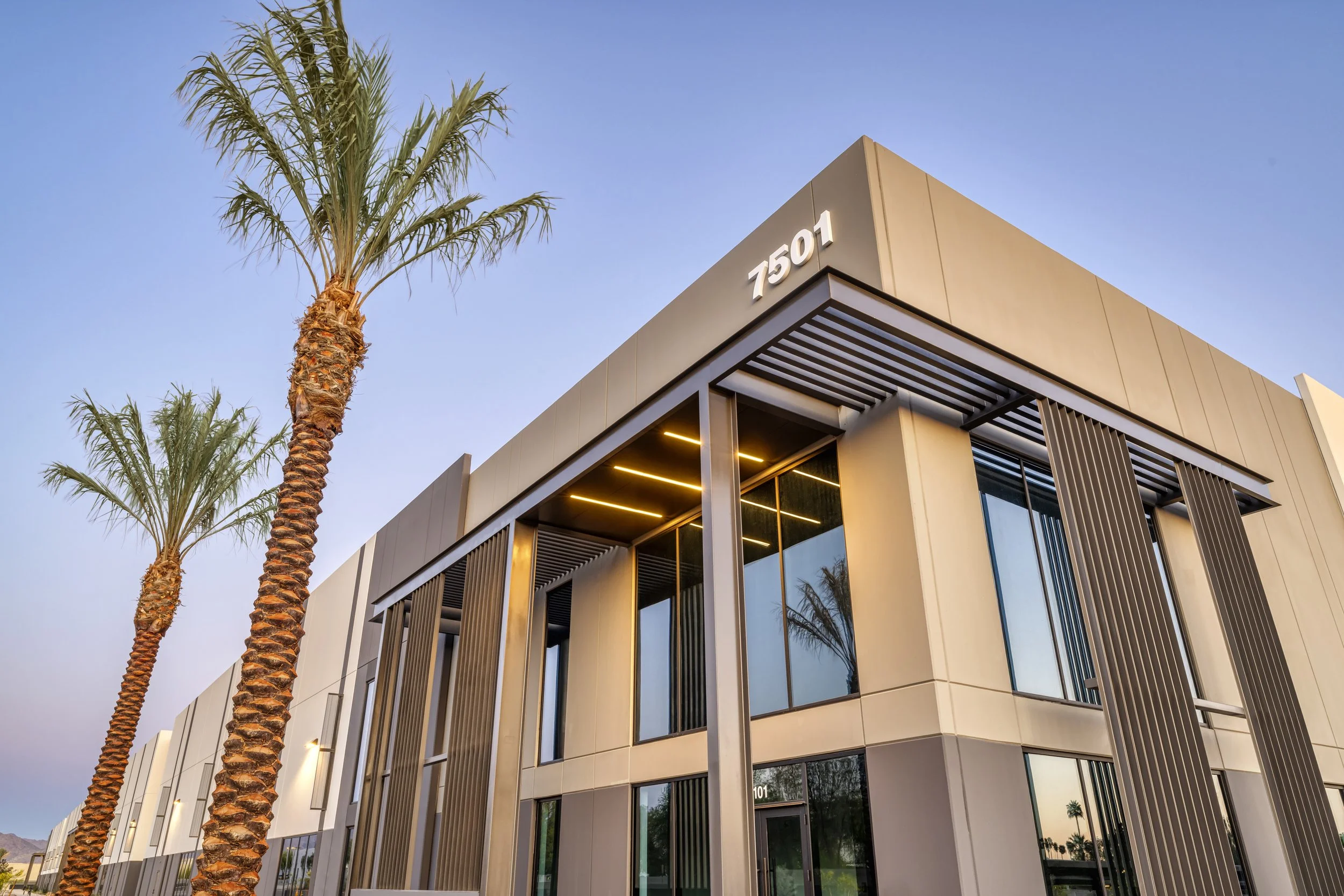 Thunderbird Commerce Park EXT 757 F 2025_0421.jpg