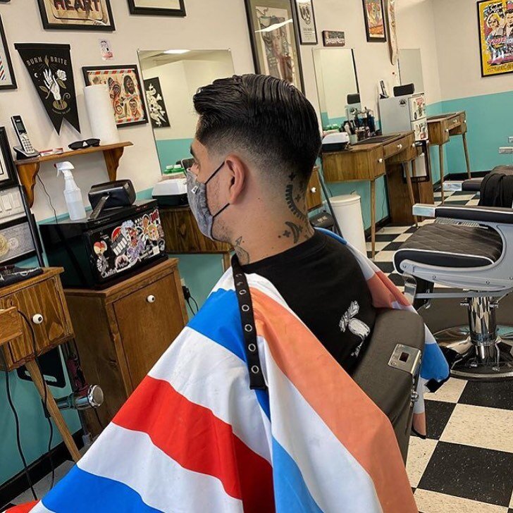 Appointments available for this week, book your next haircut now at www.foolslovebarber.com Held in place with @uppercutdeluxe Matte Pomade

✨💈🎲🐇💈✨

#foolslovebarbershop #foolslove #lookgoodfeelgood #lookyourbest #slickanddestroy #uppercutdeluxe 