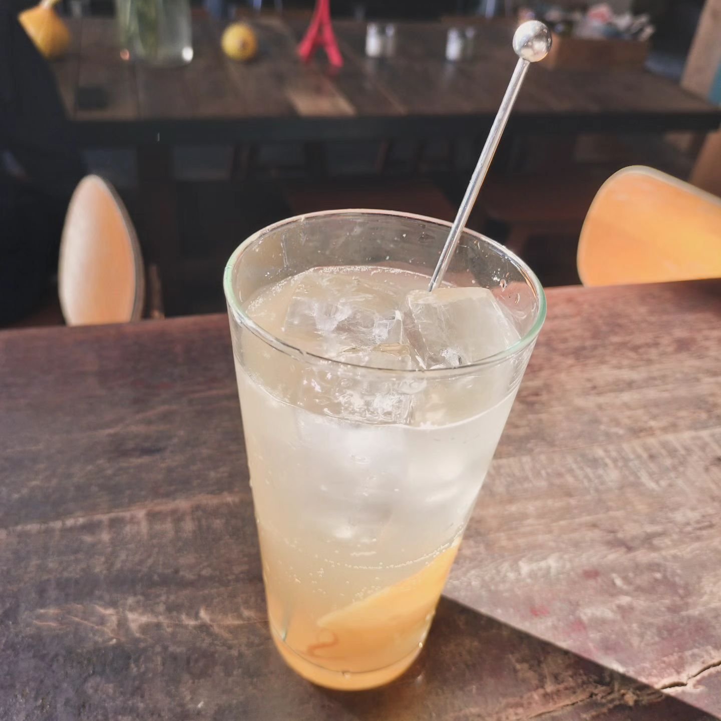 Golden Ginger Ale🌞
This time of year, the counter is pleasantly sunny in the evening...

#asakusa #sukerokudiner #suke6diner #morning  #breakfast #brunch #brunchtime #lunch #omlette #diner #cafe #pastry #coffee #gourmet 
#tokyo #tokyogourmet #asakus