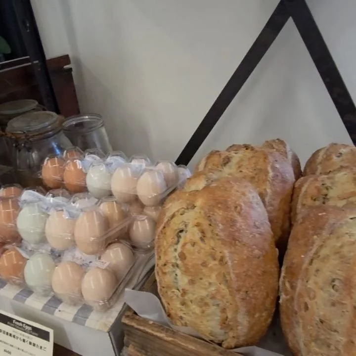 10/12 日曜日
今日とても過ごしやすいお天気です。
浅草はたくさんの観光客で賑わってます。
今日も13時よりオープンです。
たくさんパン用意して
みなさまのお越しお待ちしております🙌🍞🥐🥖
#bakery #boulangerie #asakusa #manufacture #factory #bread #homemade #pastry #bagel #croissant 
#tokyo #tokyobakery #東京 #浅草 #パン屋#ベーカリー #東京パン屋 #東京ベー