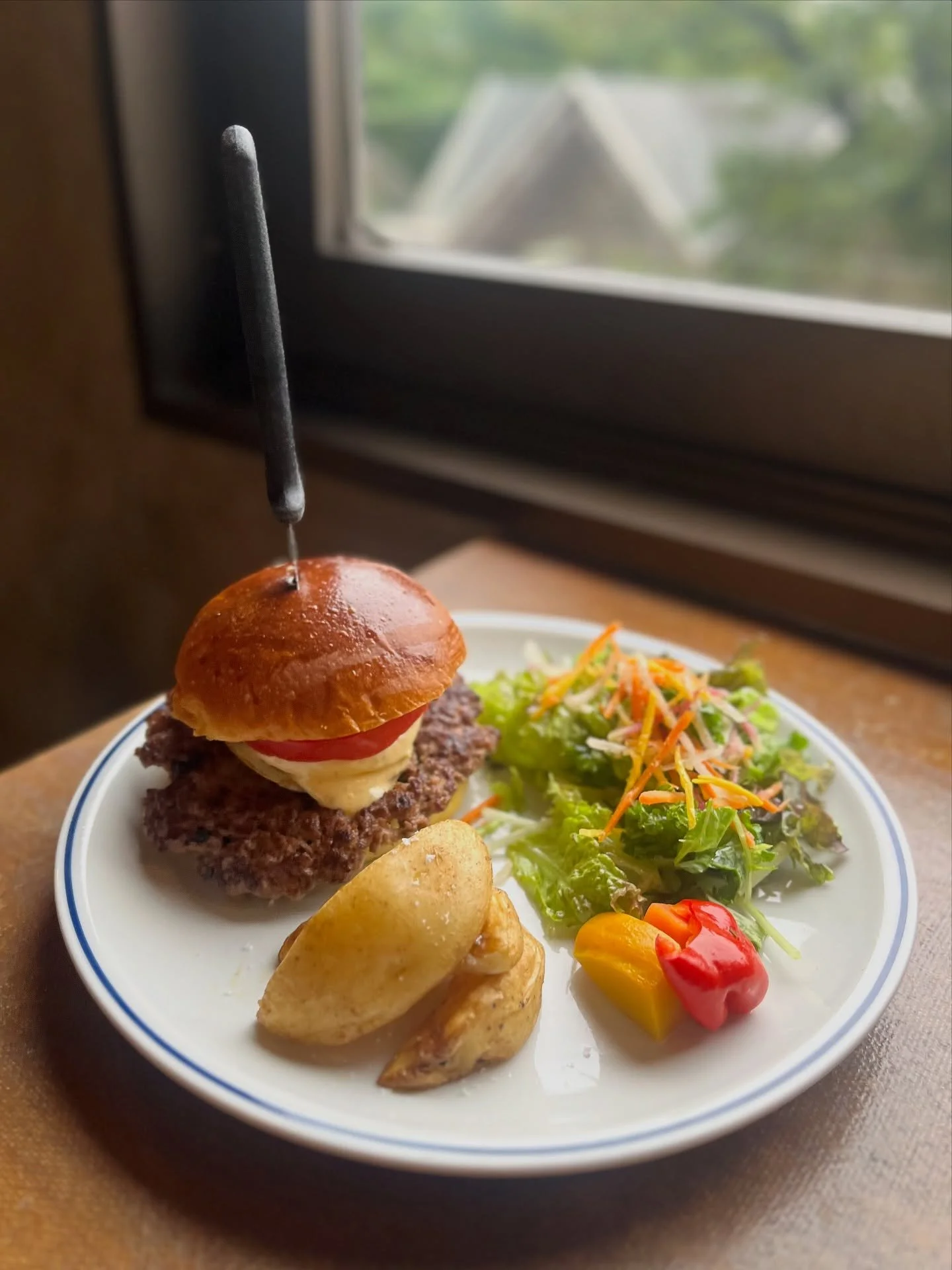 【SUKE6 Smash Burger】
🕙Available after 11:00 AM🍔
 💛All of our bread comes from @manufacture_asakusa 
#asakusa #suke6diner #morning #breakfast #brunch #lunch #omlete #diner #cafe #pastry #coffee #homemade #cocktails #burger #location #touristspot