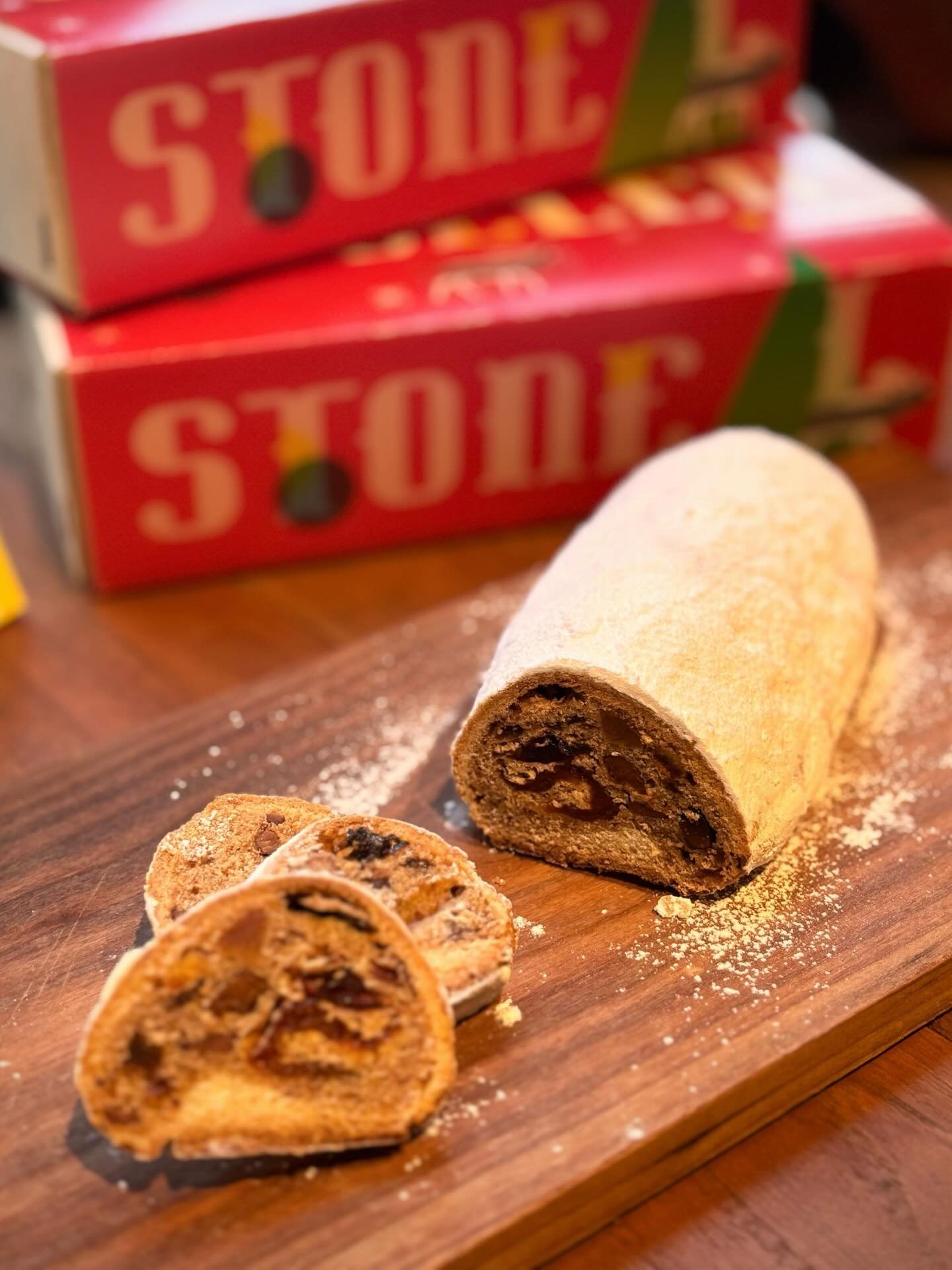 2025 STOLLENいよいよ販売スタートです！
今年もたくさんご用意してお待ちしております。

#シュトーレン #パン屋 #九段下 #市ヶ谷 #クリスマス #クリスマスパン