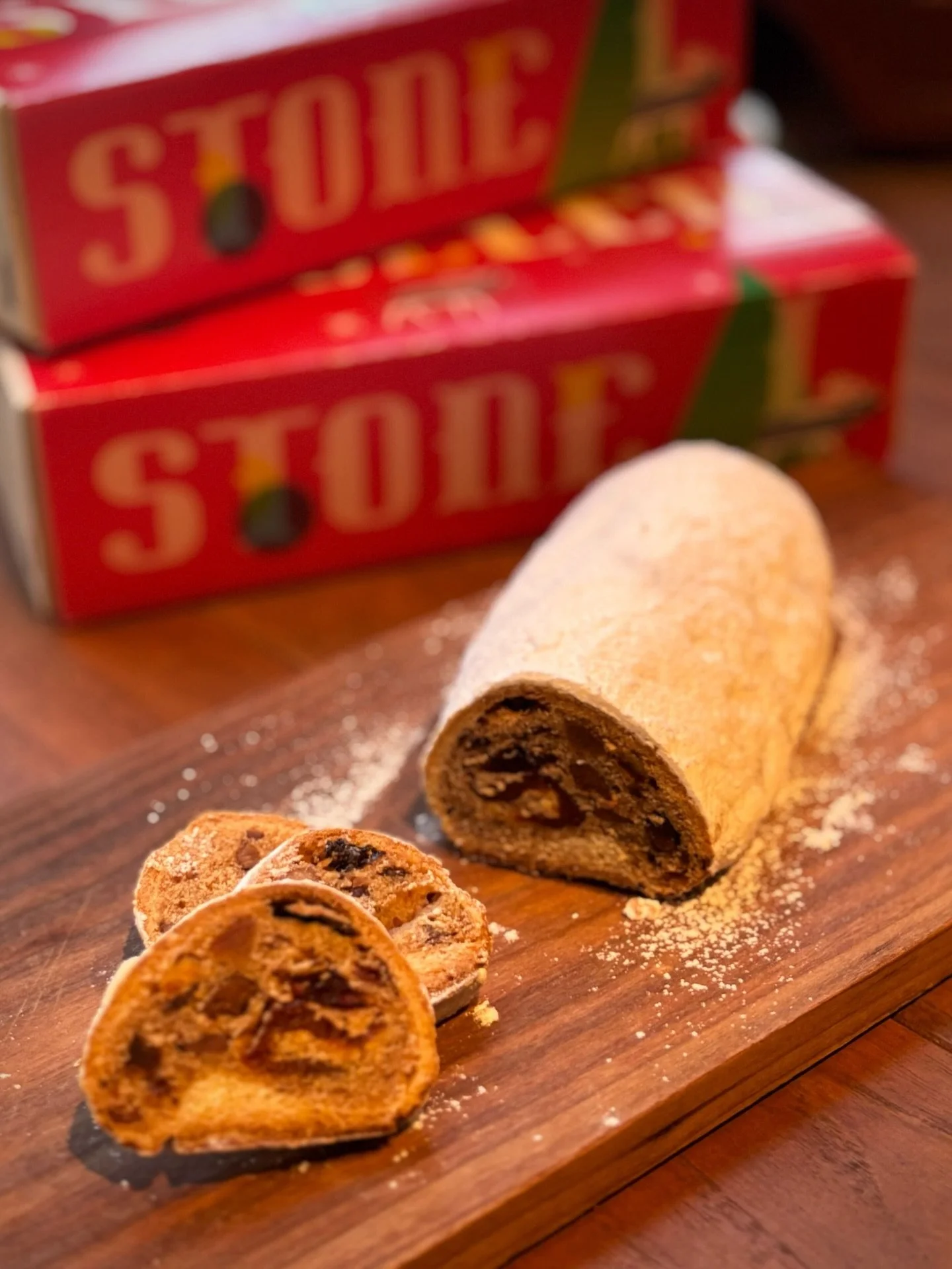 ❆2025シュトーレン販売中❆

喜界島の有機砂糖にオーガニックドライフルーツをふんだんに練り込んだシュトーレン

週末はManufactureへ是非ご来店お待ちしております🎅🏼

平日(水曜日以外)は1階の @suke6diner でもお買い求めいただけます🎄

Manufacture 
営業日:土日祝日のみ
営業時間:13:00〜18:00(売り切れ次第close)

#bakery #boulangerie #asakusa #パン屋 #stollen