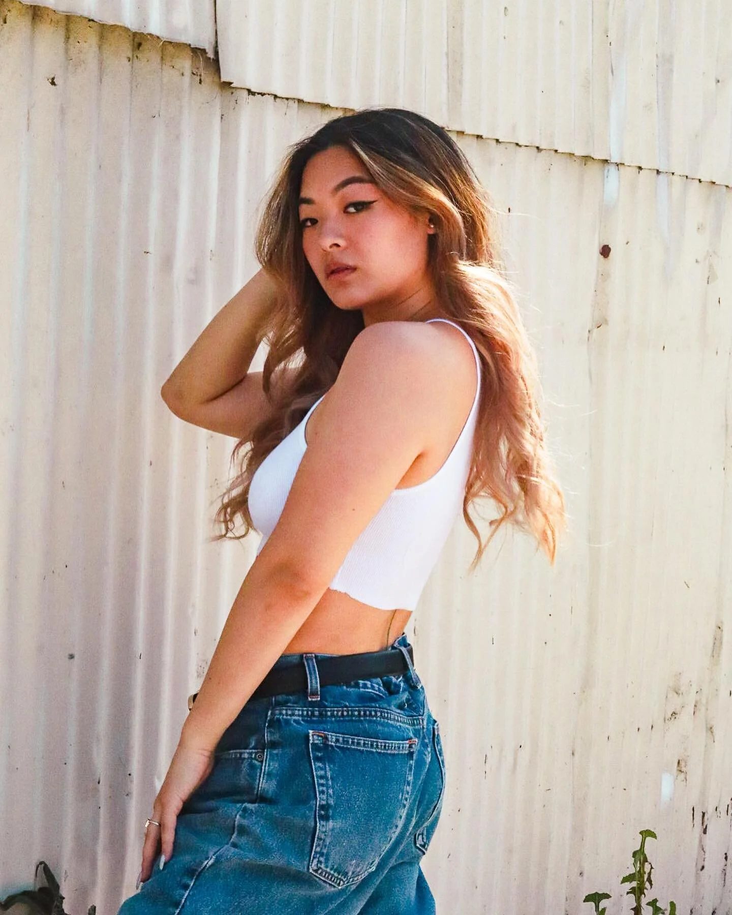 Loitering but make it fashion

@ladyoftheflowers_xo 
@lm.meets