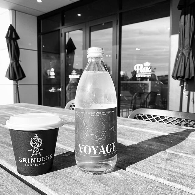 The perfect pairing Grinders Coffee and Voyage sparkling water @flax_bar_eatery 
#perfectpair #coffeedate #grinderscoffeenz #voyagewaternz #sparklingwater #coffeelover