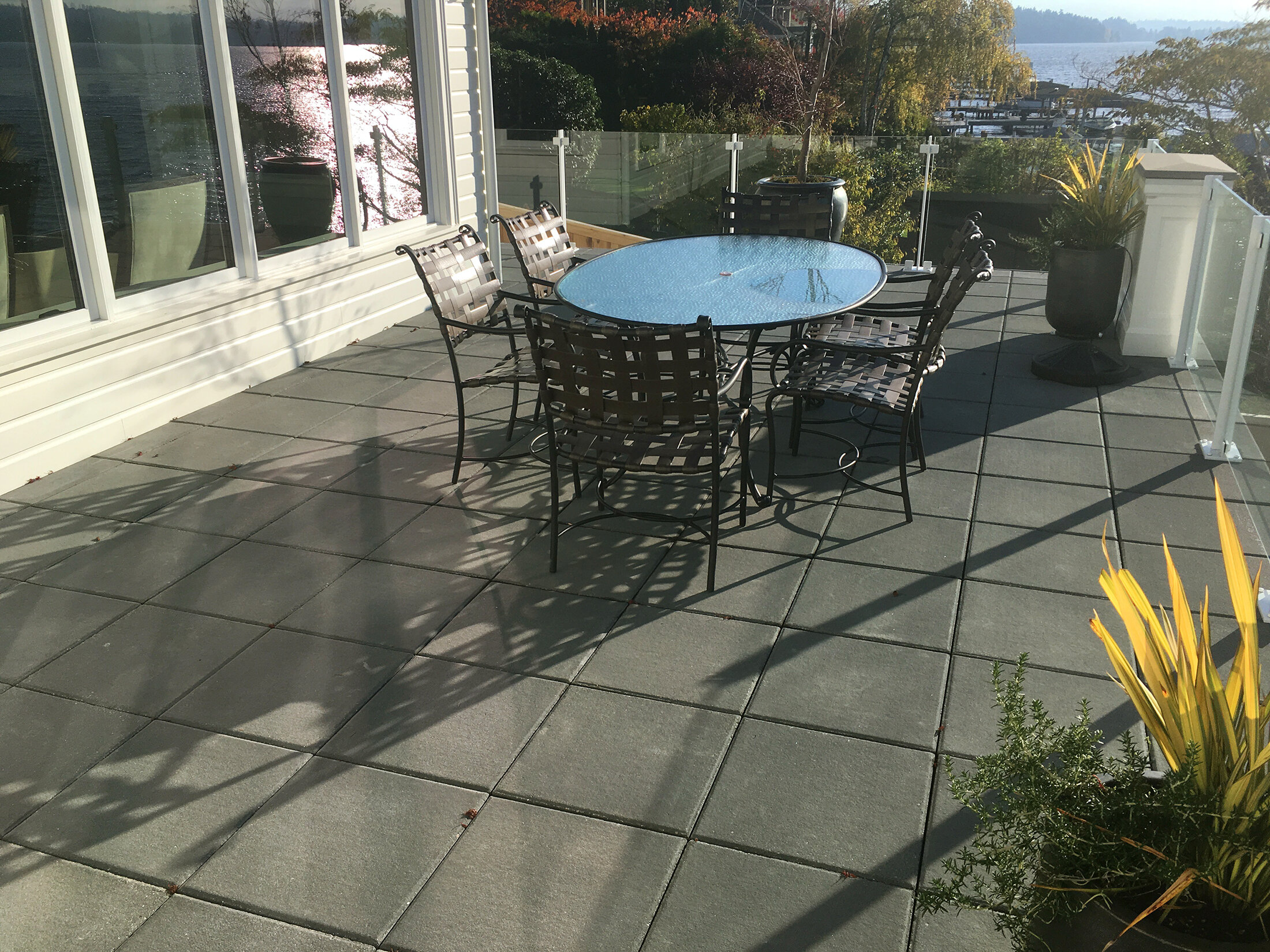 P7: Pedestal Paver Deck