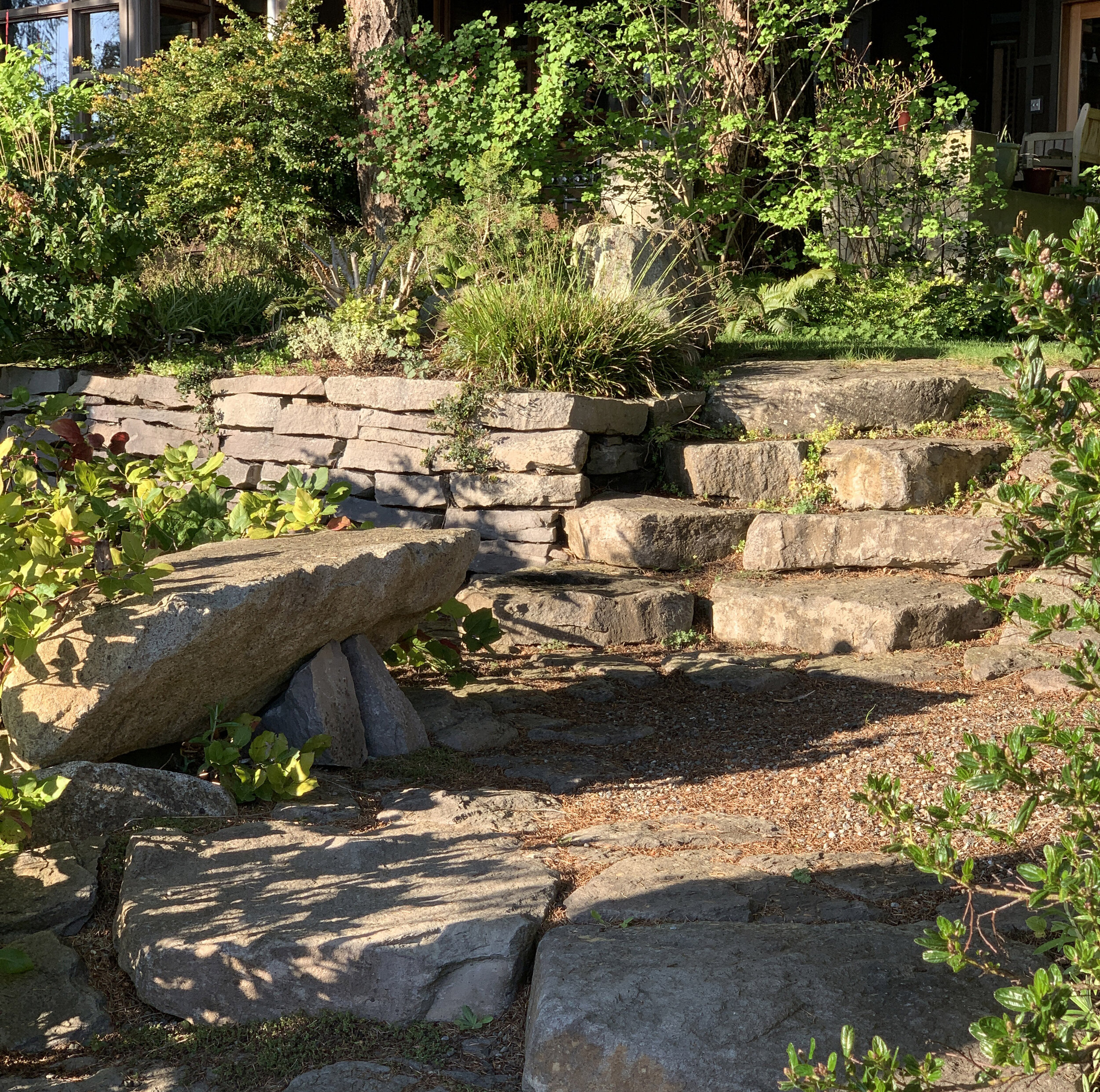 S18: Basalt Natural Stone Steps, Sandstone Wall and Granite Bench