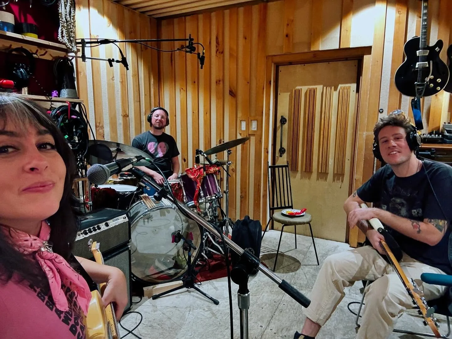 New songs, who dis? 
&ldquo;I Don&rsquo;t Like You&rdquo; headed straight to your earholes soon! 
.
.
.
.
.
#brooklyncountrymusic
#honkytonkmusic
#outlawcountrymusic