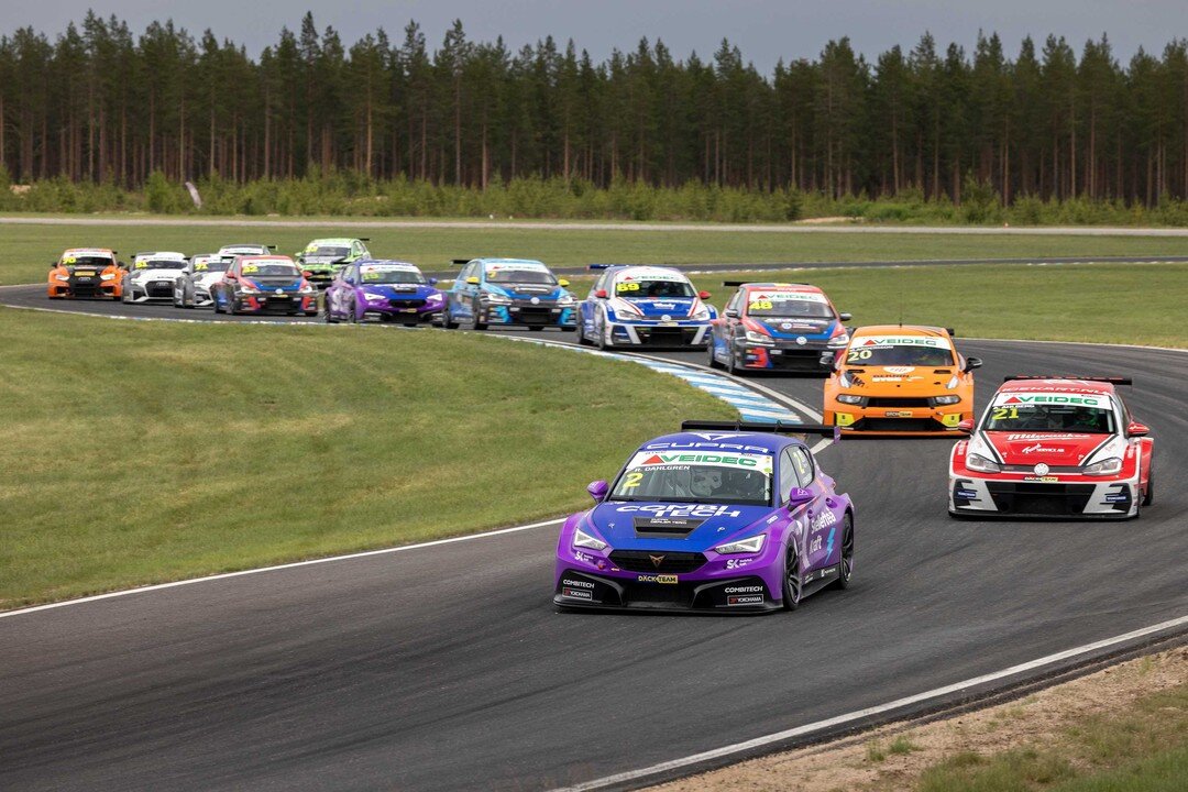 It's close to two weeks since our last @stcc_official race at @drivecenterarena, and what a weekend it was! 🏆 Let's rewind with more images from the races under the midnight sun! 🌖
#PWRacing #CUPRA
