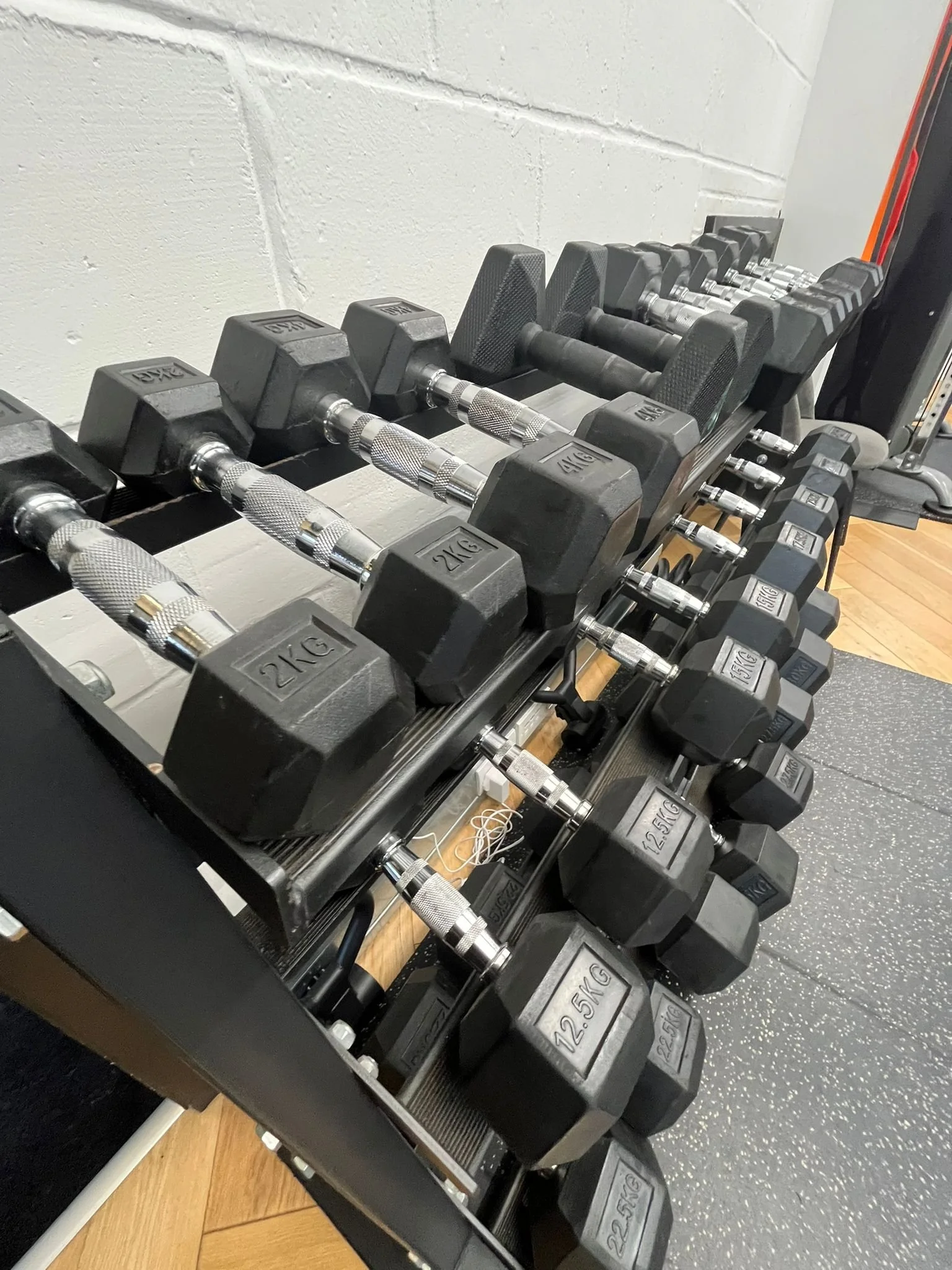Free weights at Oryan Fitness gym hire Islington