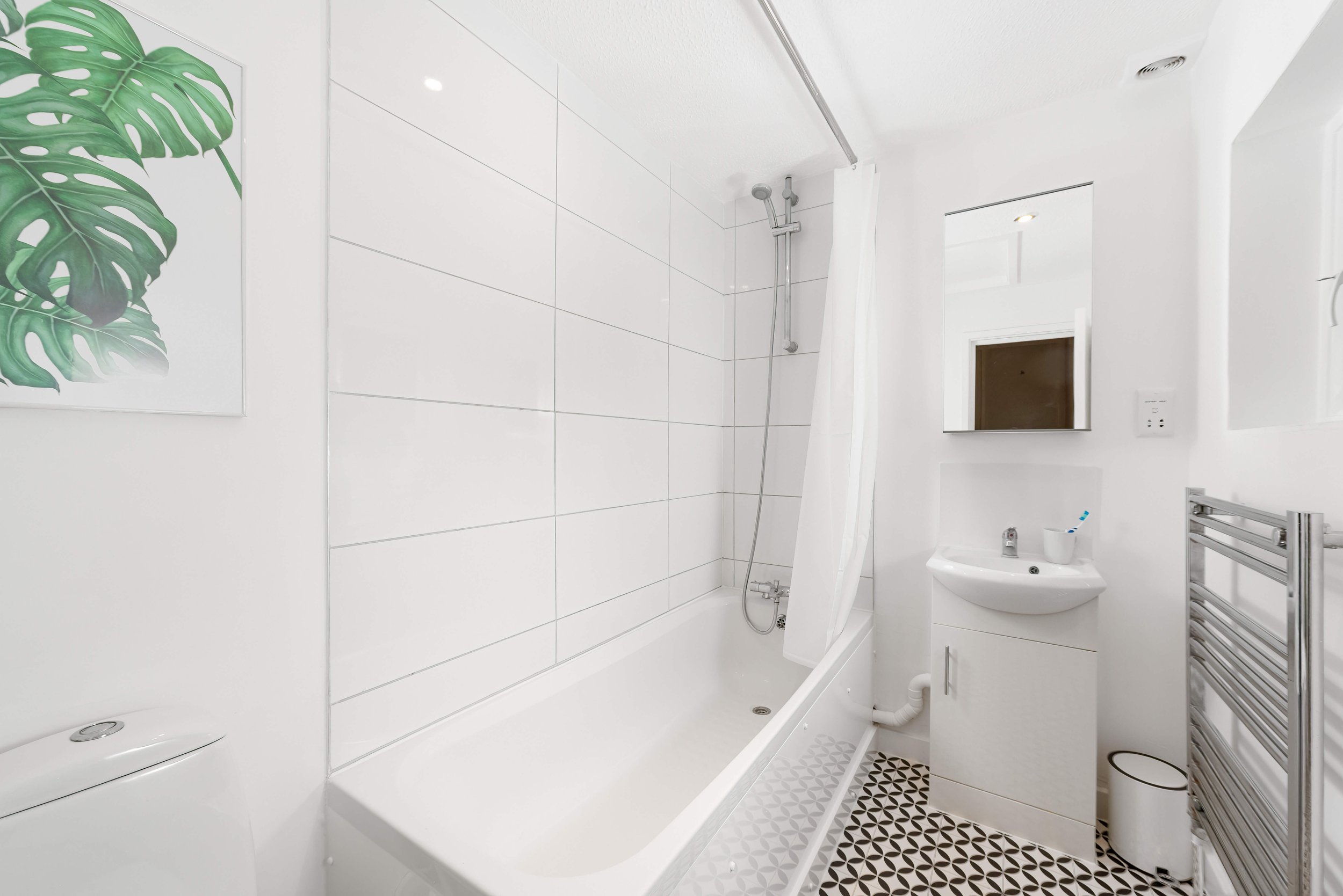 Babouris Greenlands RM6 Bathroom.jpg