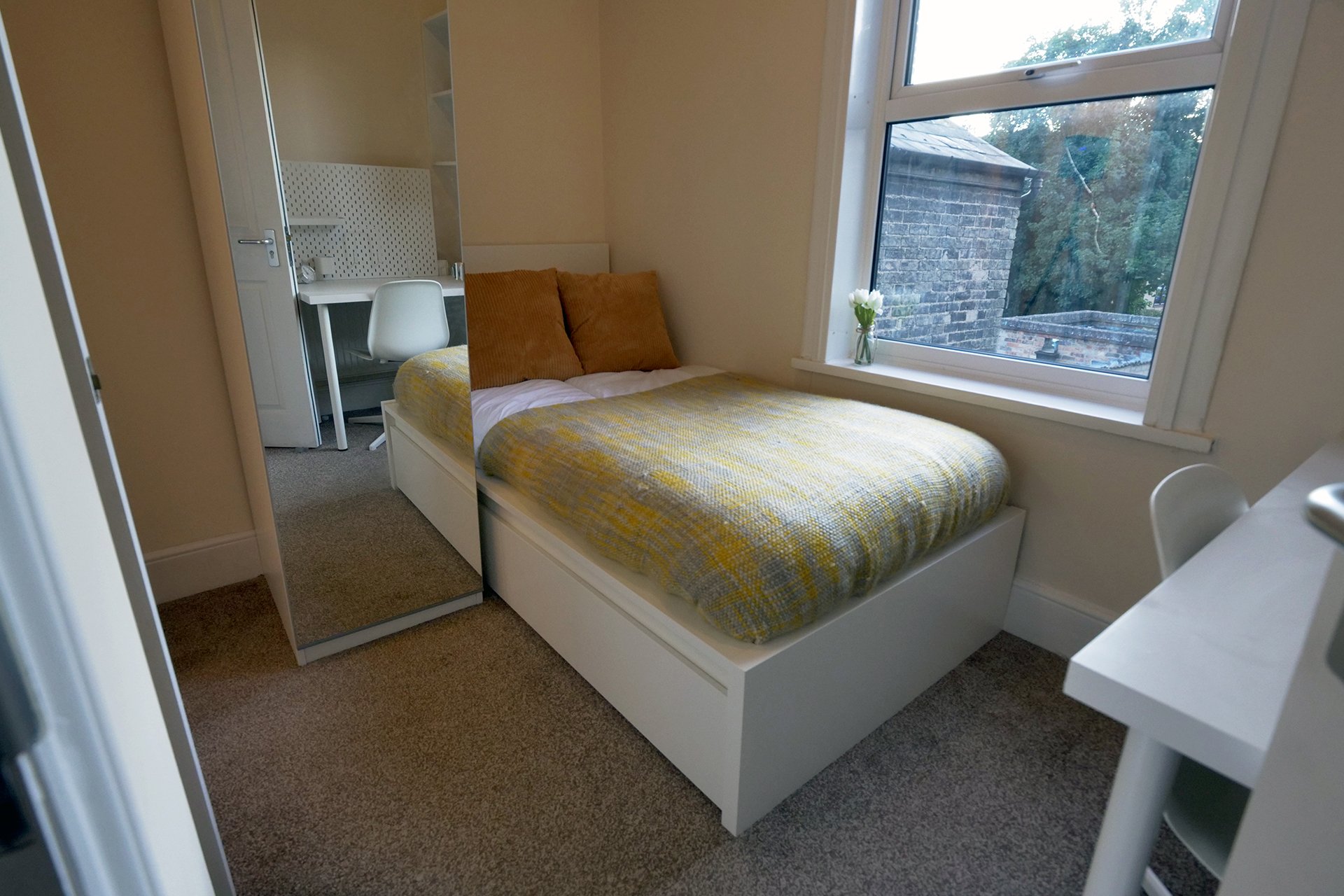 student-accommodation-cambridge-2-long-view-terrace (6).jpg