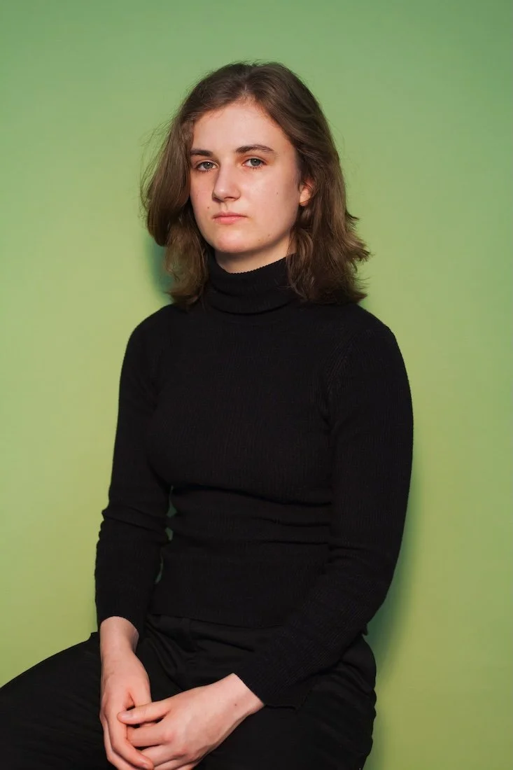 Josefine Garlipp 2025_Drama WG: Hamlet, Rolle: Ophelia (Co-HR), Regie: Sofie Hüsler, Theater: Junges DT 2025_Bunte Welt, Rolle: Dunkelblau (Co-HR), Regie: Luisa Groote, Theater: Stellwerk junges Theater 2025_Spotlight, Rolle: Schauspieler. (NR)