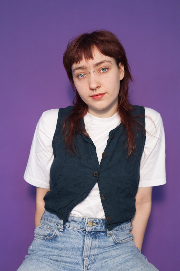  Ruby M. Lichtenberg  2025_Tempo ist kein Taschentuch (Theater), Rolle: Reisende, Text &amp; Regie: Caspar Schüchner,&nbsp;Seedy Touray, Bühne:&nbsp;Carlotta Monty Meyer, Theater: P14-Volksbühne, P14-Leitung:&nbsp;Vanessa Unzalu Troya  2025_Soko Pots