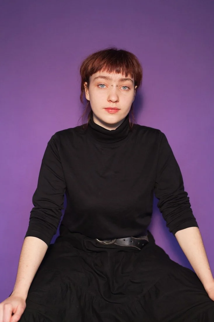  Ruby M. Lichtenberg  2025_Tempo ist kein Taschentuch (Theater), Rolle: Reisende, Text &amp; Regie: Caspar Schüchner,&nbsp;Seedy Touray, Bühne:&nbsp;Carlotta Monty Meyer, Theater: P14-Volksbühne, P14-Leitung:&nbsp;Vanessa Unzalu Troya  2025_Soko Pots