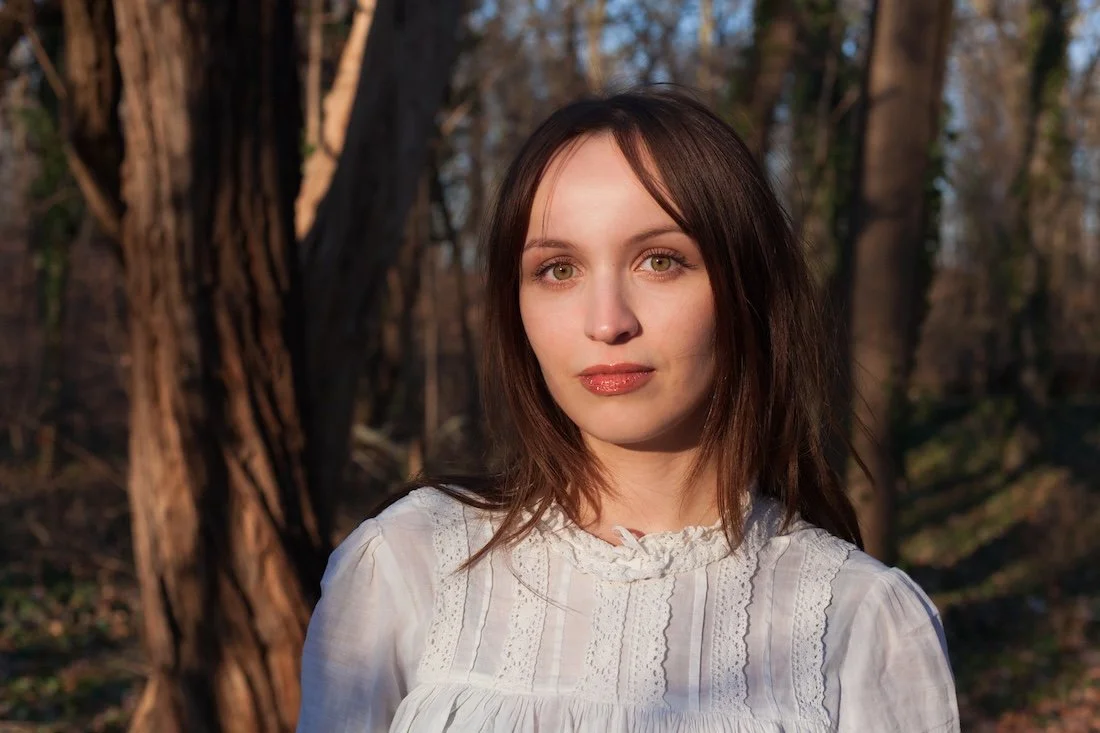  Asia Luna Mohmand   Vita &amp; Material  