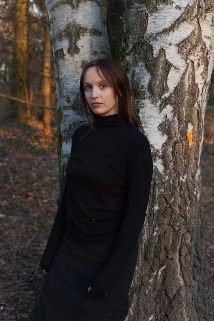  Asia Luna Mohmand   Vita &amp; Material  