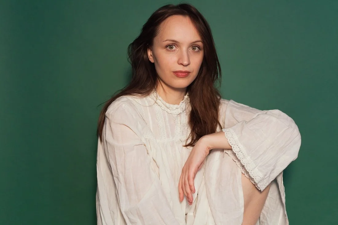  Asia Luna Mohmand   Vita &amp; Material  