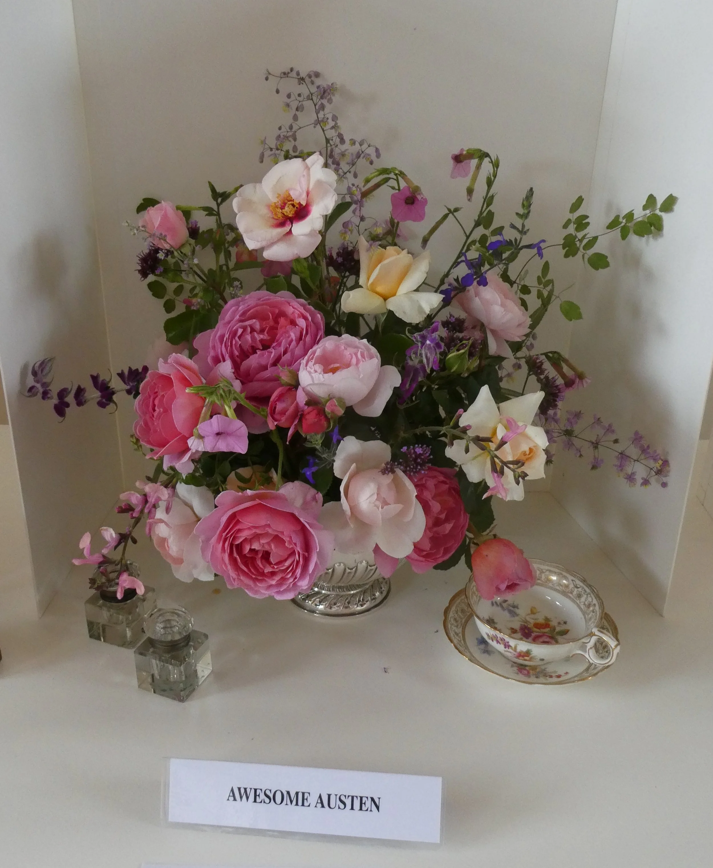 Winner of the Elizabeth Cawson flower arranging trophy