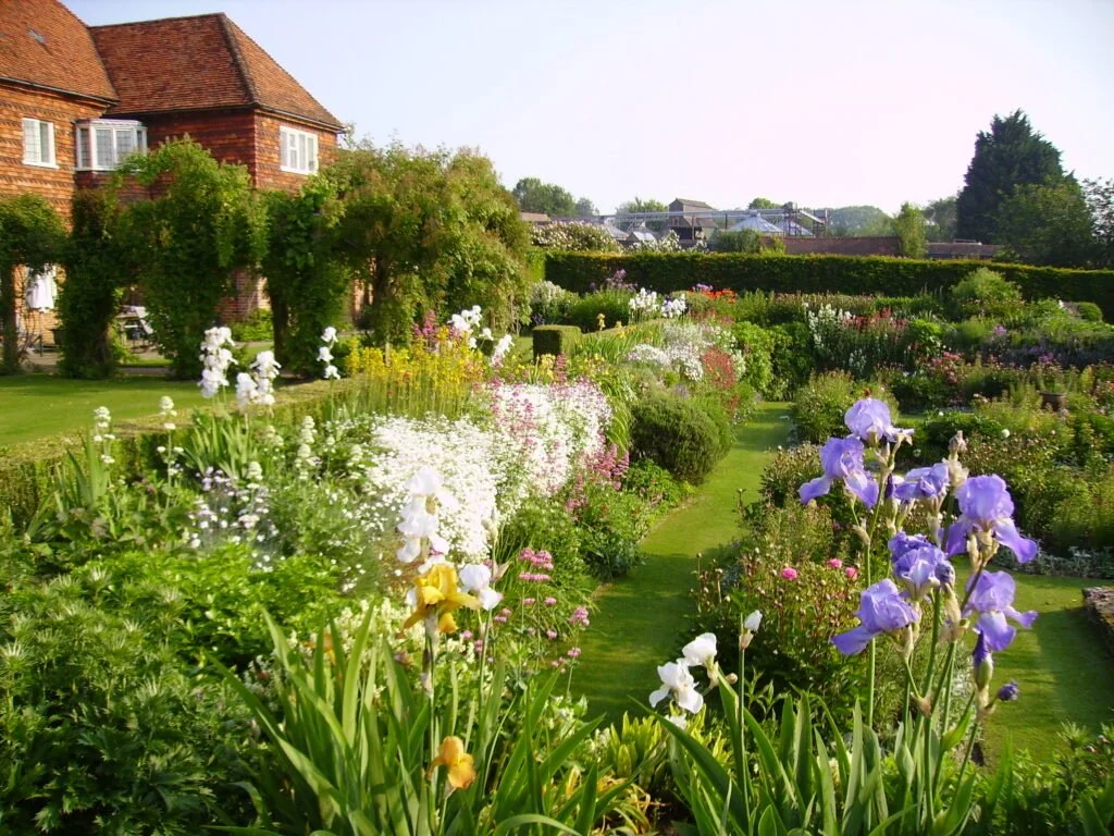 Afternoon visit to The Manor House, Upton Grey, Hampshire RG25 2RD