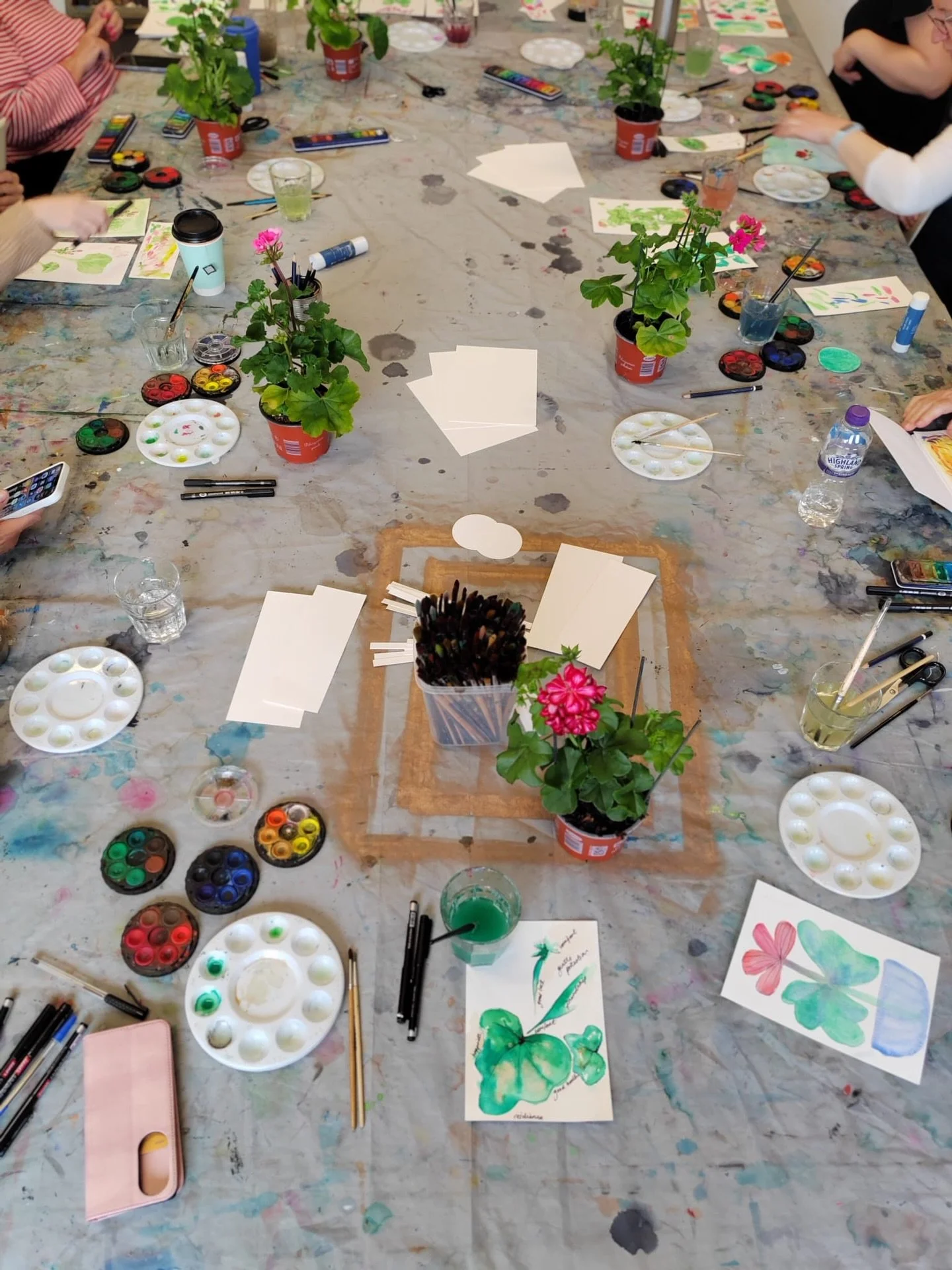 Did you know that geraniums symbolise friendship, comfort, good health and happiness? 

Yesterday in our creative journaling class with Esther of @creatorship.co.uk this was the theme.

Have a scroll through the work.
Beautiful loose studies of the p