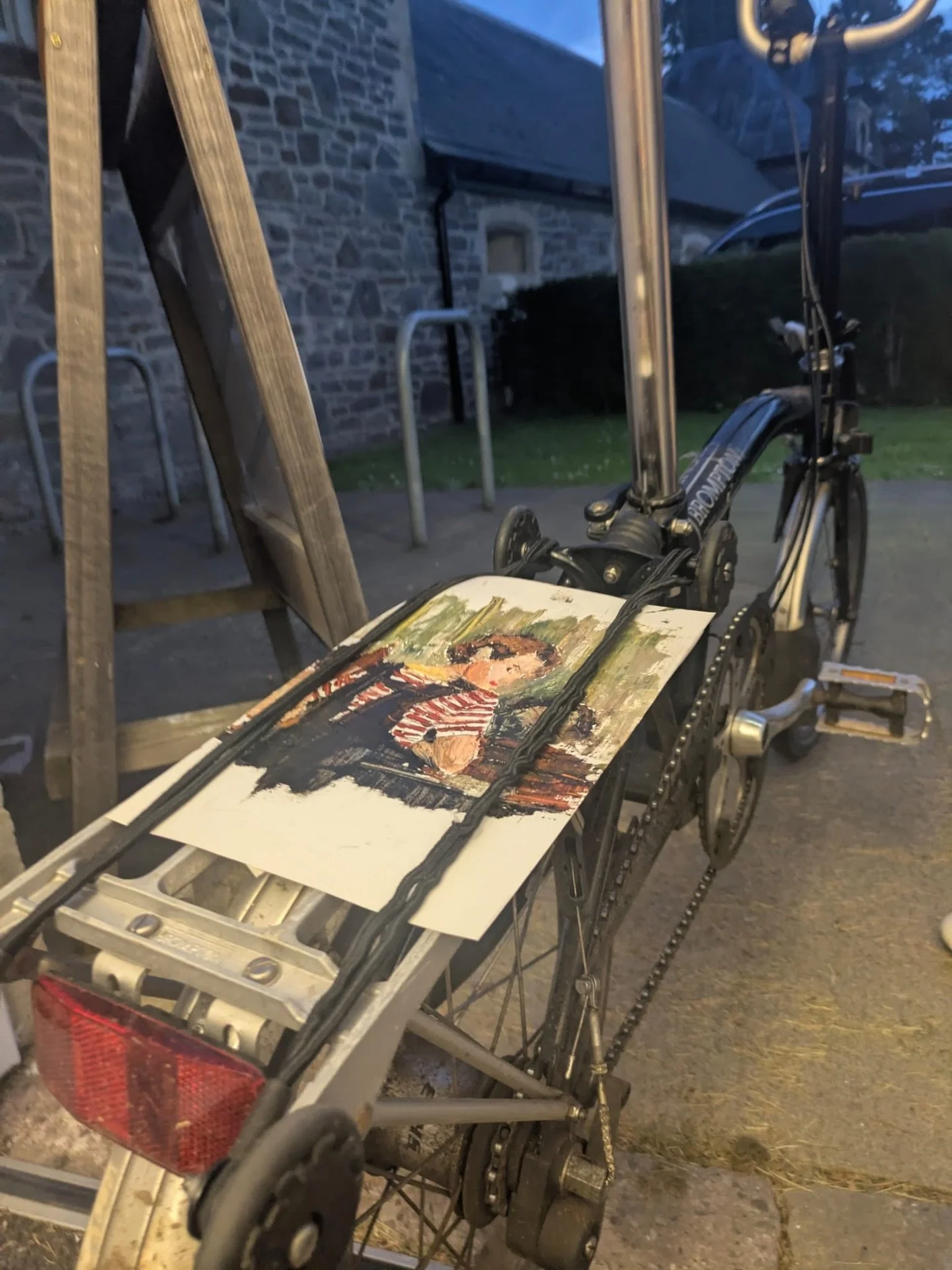 There&rsquo;s something so lovely about fresh oil paintings heading home strapped to the back of a bike. 🎨🚲

Another brilliant evening with @amandaturnerart Palette knives out, paint everywhere, and somehow portraits appearing in under an hour. Thi