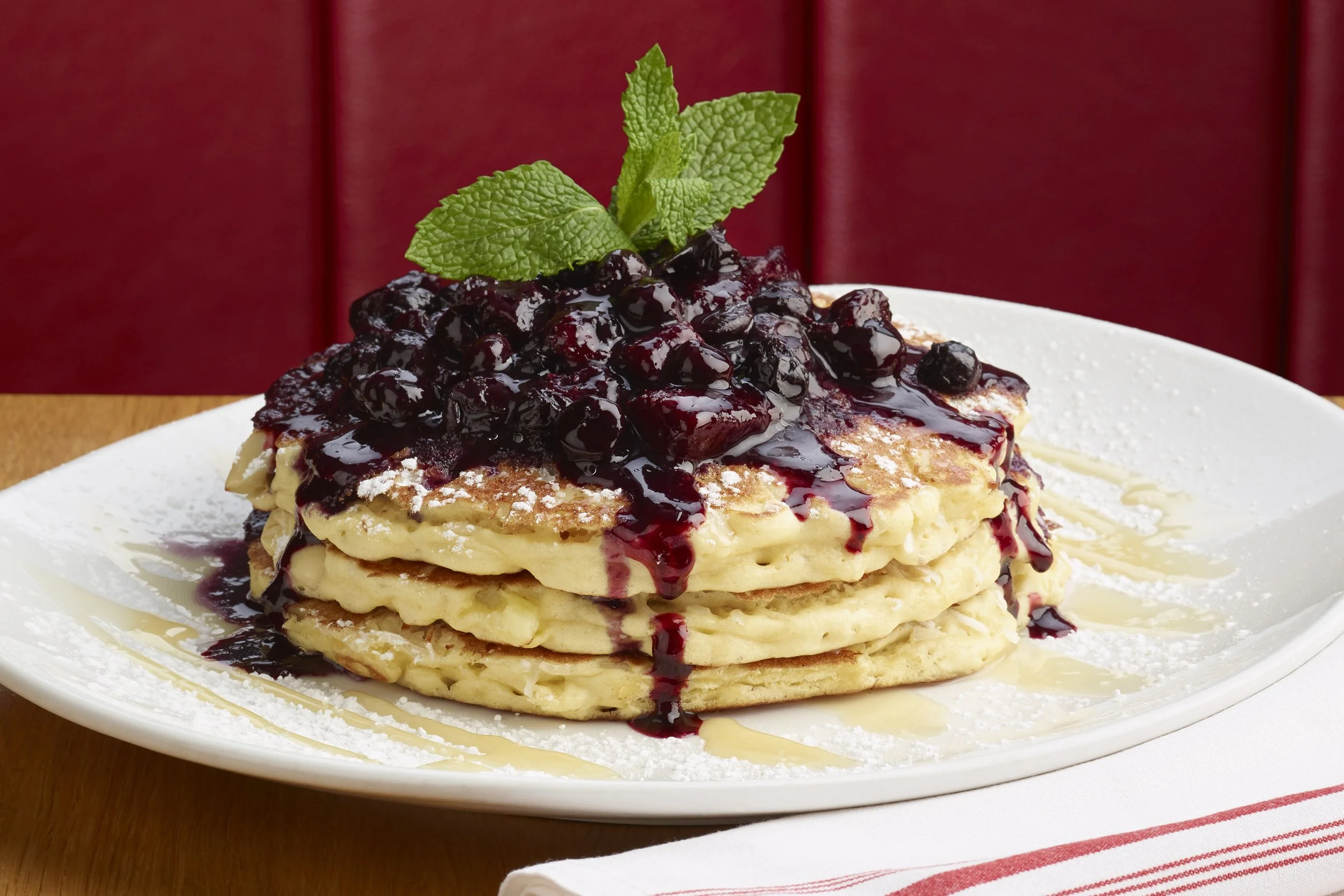 silver-diner-griddles-macadamia-pineapple-pancakes-2500.jpg