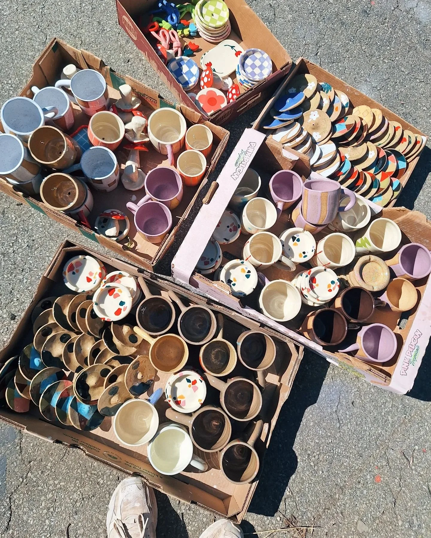 Been working away over here getting ready for @supercrawl, the studio is now just boxes and piles everywhere. Can't wait to see you Friday!!! 🌟🌟🌟
.
.
.
.
.
#ceramicstudio #madebyhand #ceramicart #smallbizlife #potterystudiolife #potterylove #ceram
