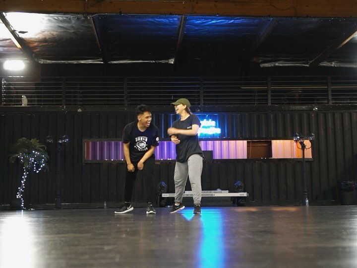 Been a fat minuteeeee but WE ARE BACK with some throwback vids! 

Day 8: Had to dig deep in the archives for this one. 4 years ago this week, @arielthemerman &amp; I had one of our very first opportunities to teach GFam our choreography (first slide 