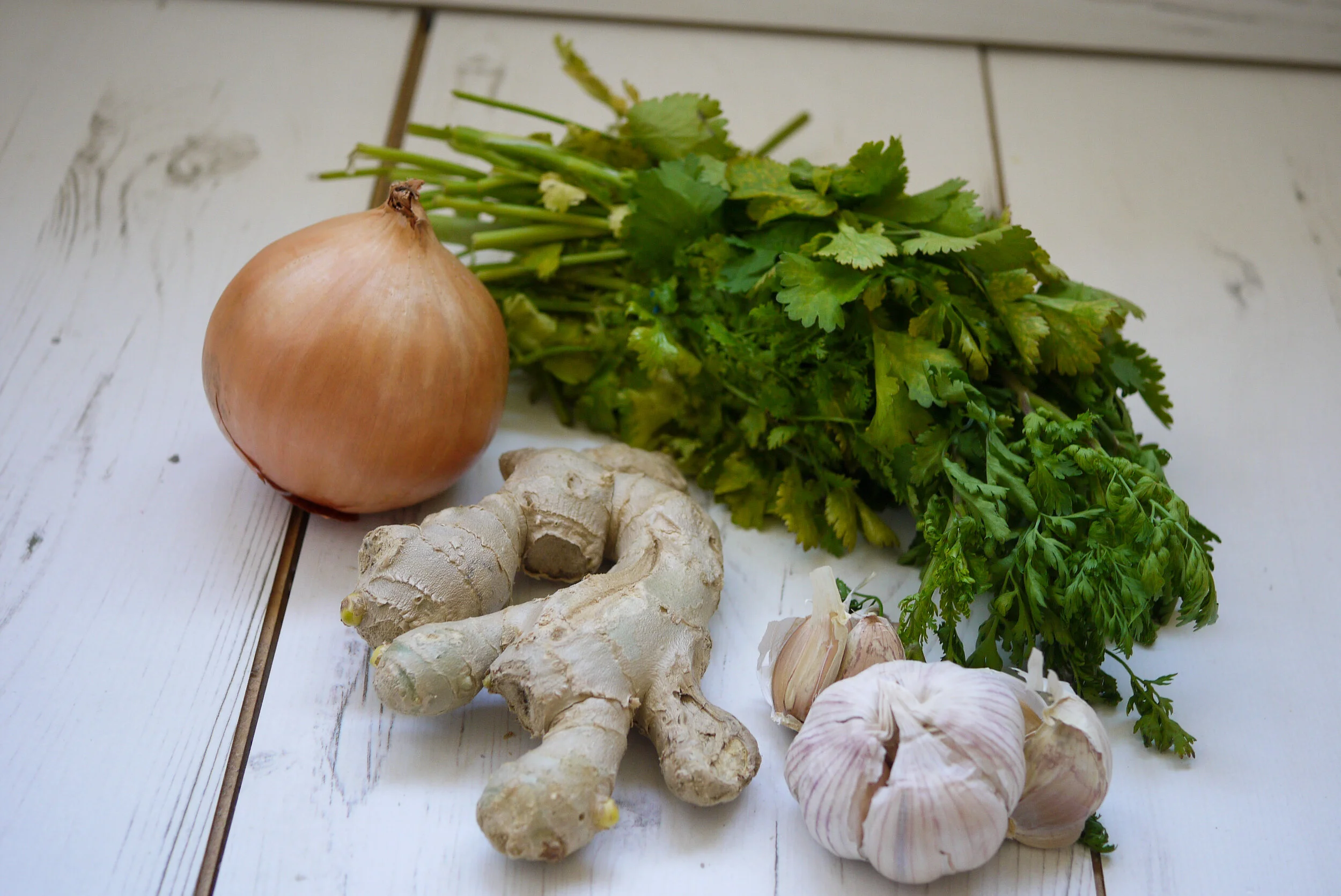 Black lentils, ginger, garlic, garam masala, turmeric, coriander