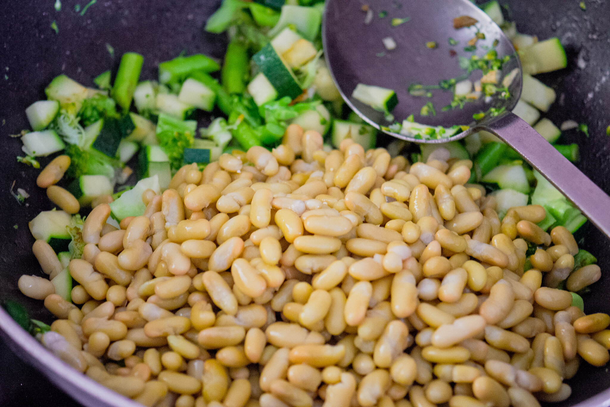 healthy vegan cannellini bean salad recipe thats also gluten free
