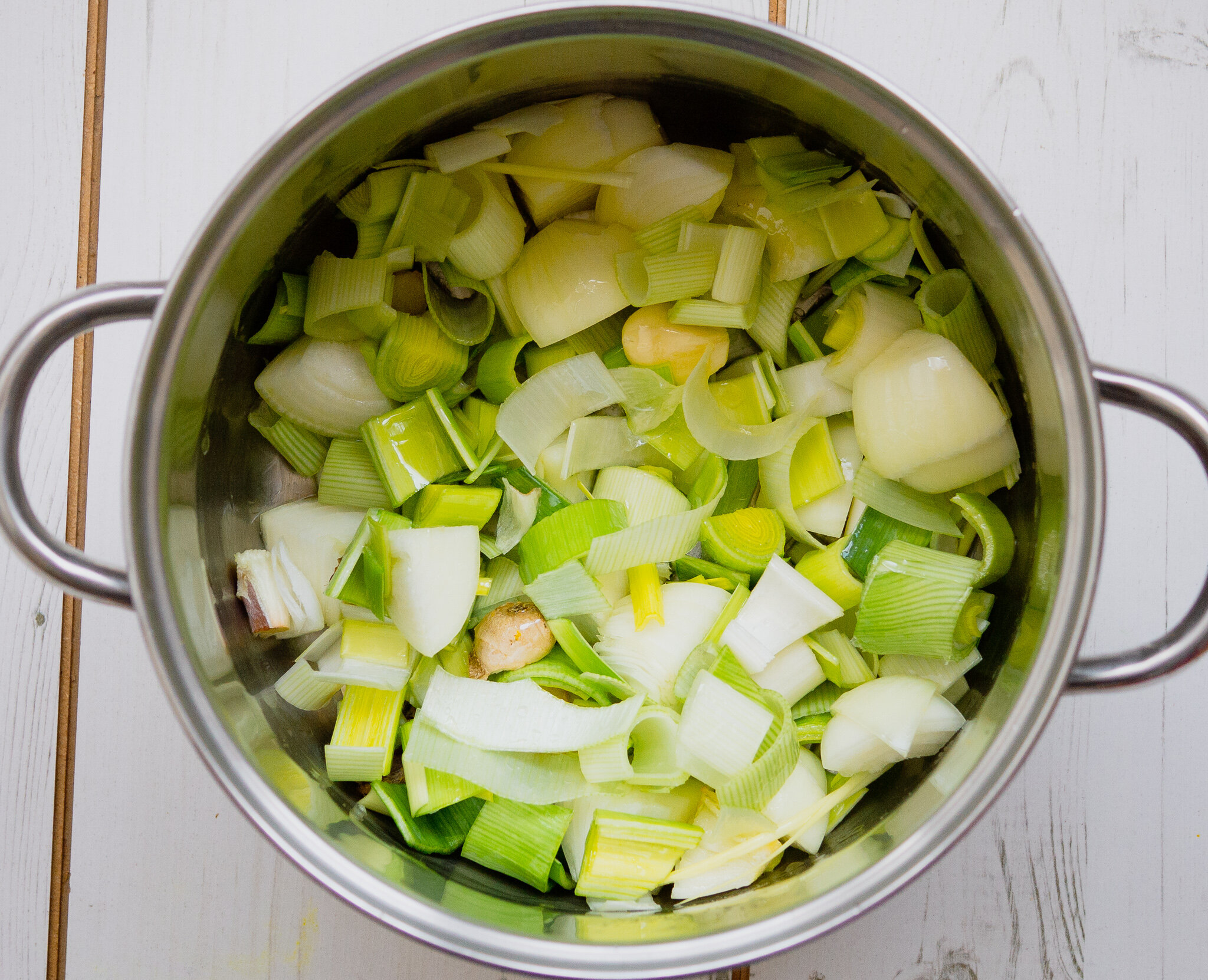 healthy and vegan superfood soup