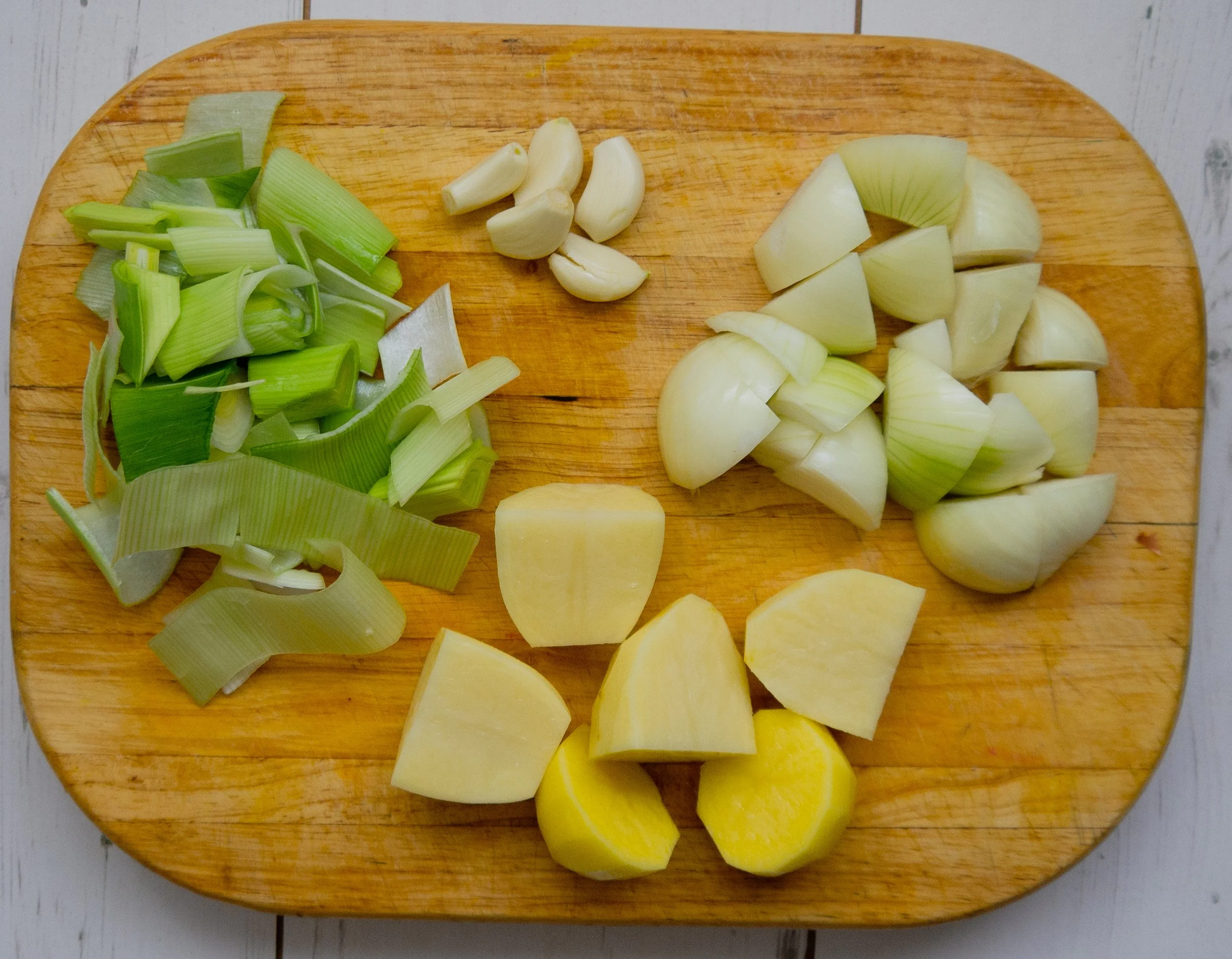 Delicious vegan and glutenfree leek and potato soup, with onions