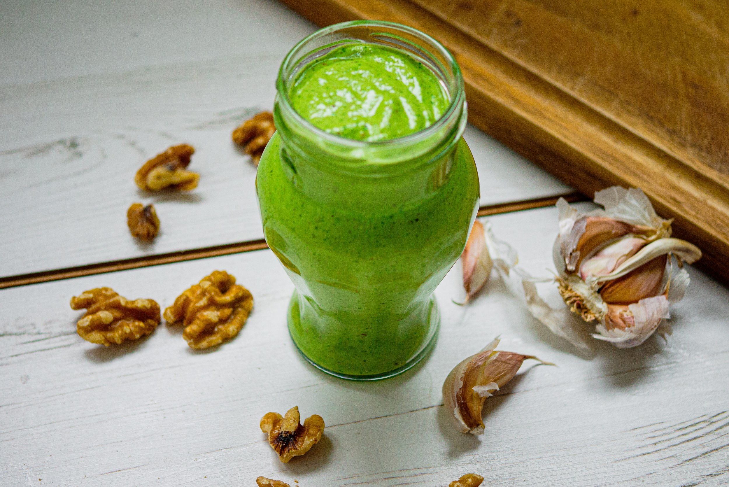 Coriander &amp; walnut pesto
