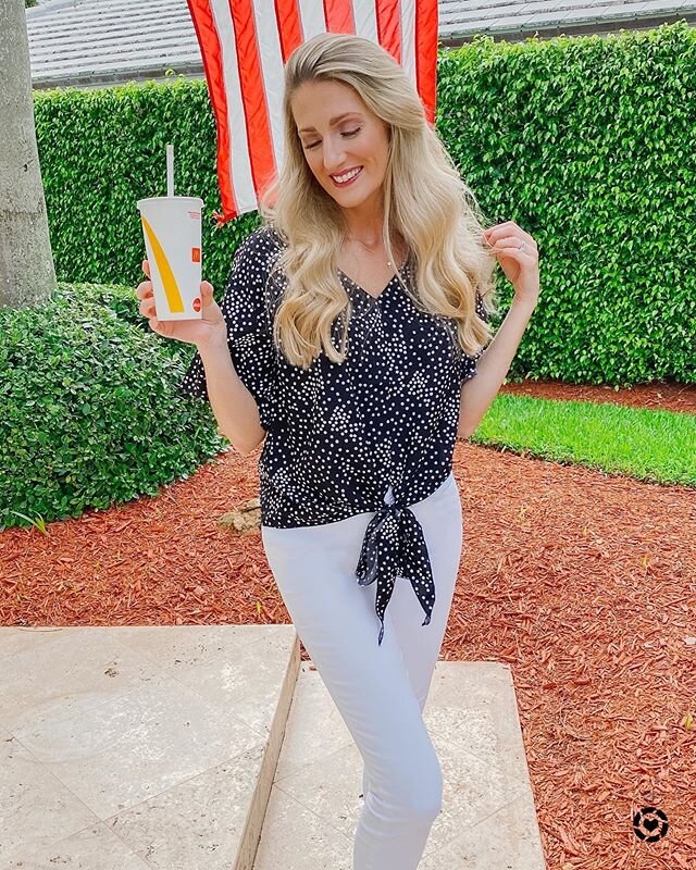 Had a massive hankering for a @mcdonalds @cocacola today. Seriously aren&rsquo;t their cokes the best? Not sure what they do differently, but I have always thought their cokes and fries can turn any frown upside down. 
Loving my new blouse from @amaz