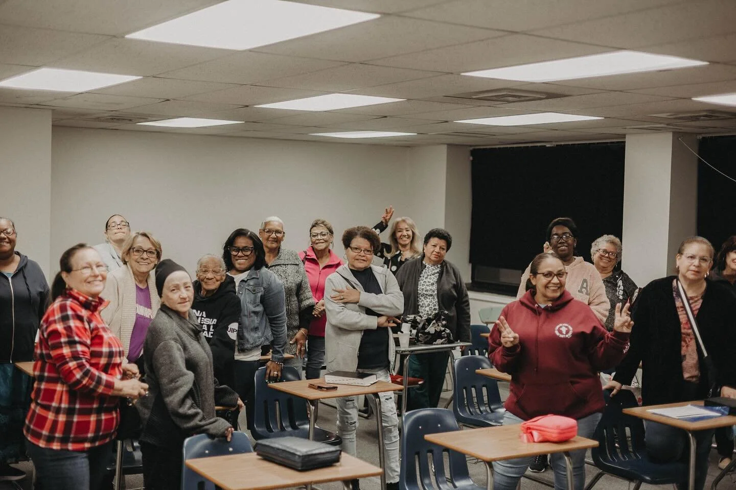 Feliz mi&eacute;rcoles familia! Nuestra jornada en la ep&iacute;stola a los G&aacute;latas ha sido muy edificante! Estamos deseosos de verte esta noche!
Happy Wednesday, family! Our journey in the epistle to the Galatians has been very edifying! We 
