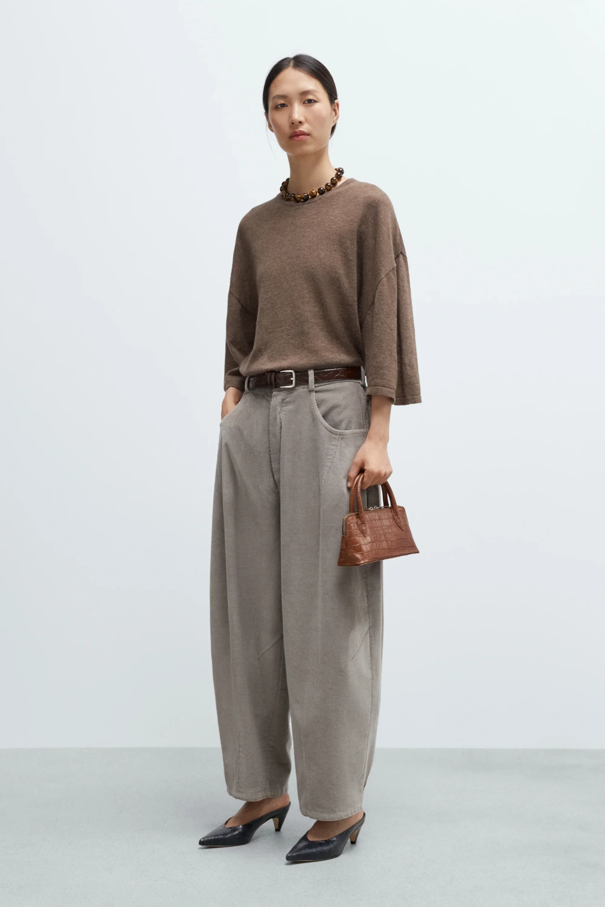 cordera-resort-26-corduroy-baggy-pants-cobblestone-1.webp