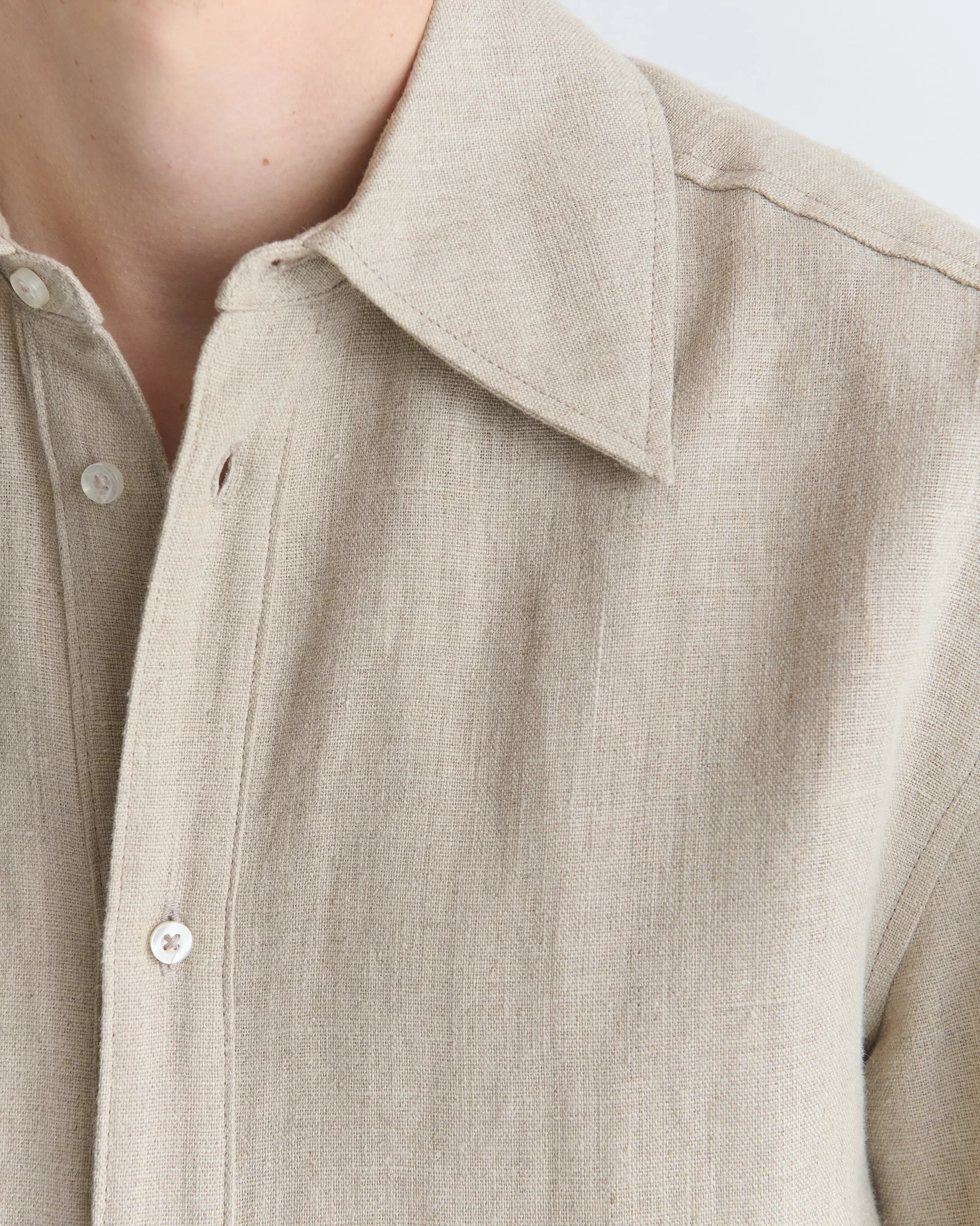 1463_91f791d4e3-10_dao_shirt_beige_concrete_linen_0669-large.webp