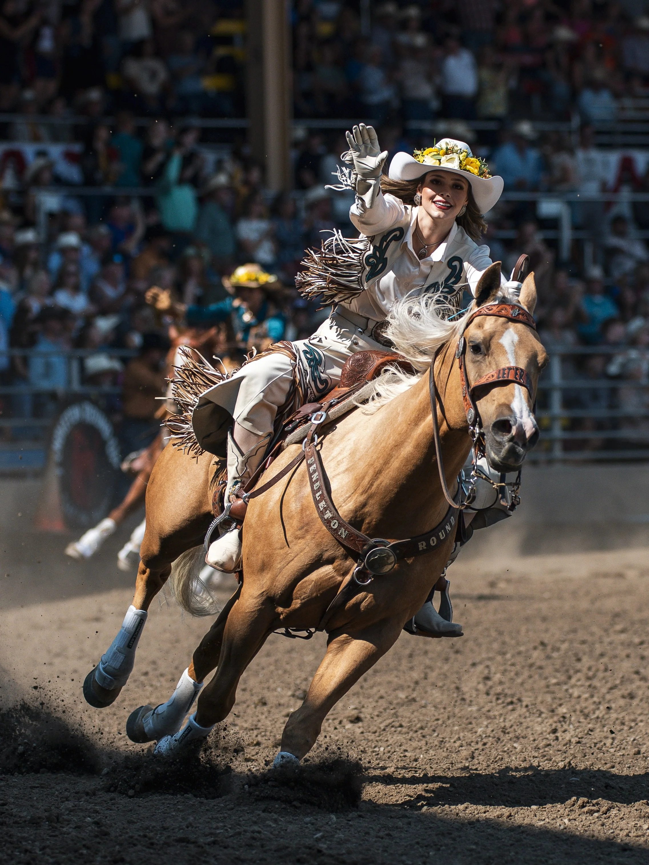 FOMO.

Happy @pendletonroundup_hc week! 🐴

#pendletonroundup #leterbuck #pendletonoregon