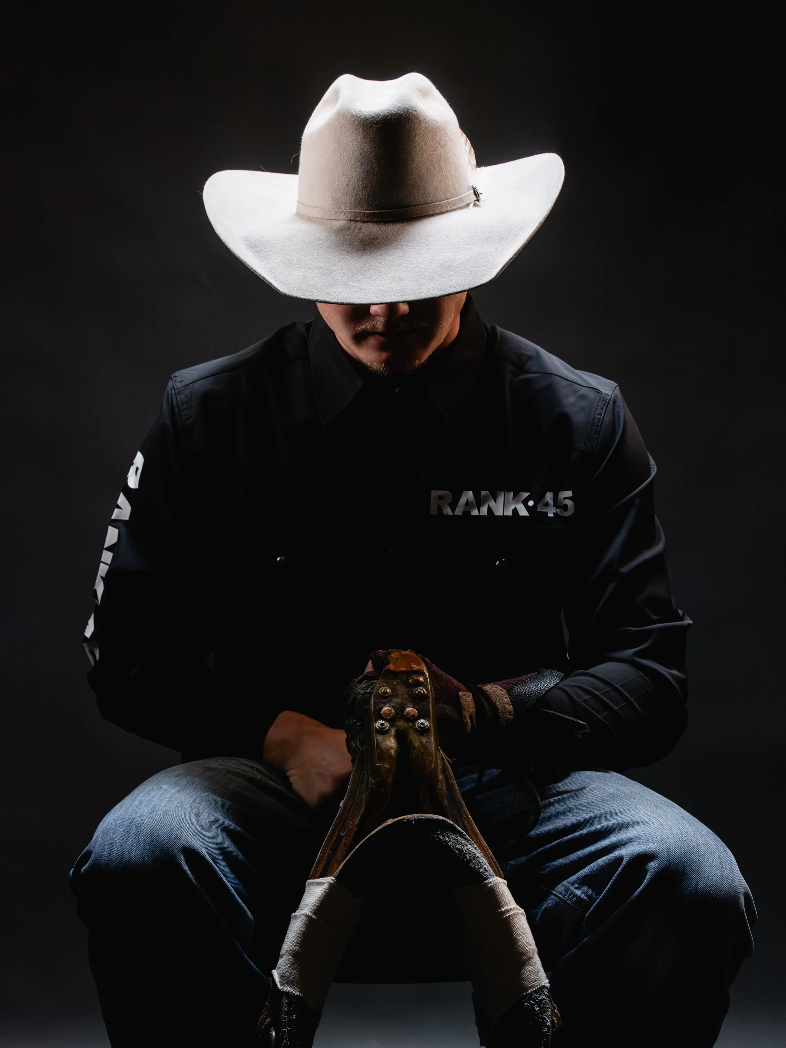 RIGGIN MASTERS | night 1

#barebackmatch #rigginmasters #prorodeophotography #barebackrider #buckinghorse