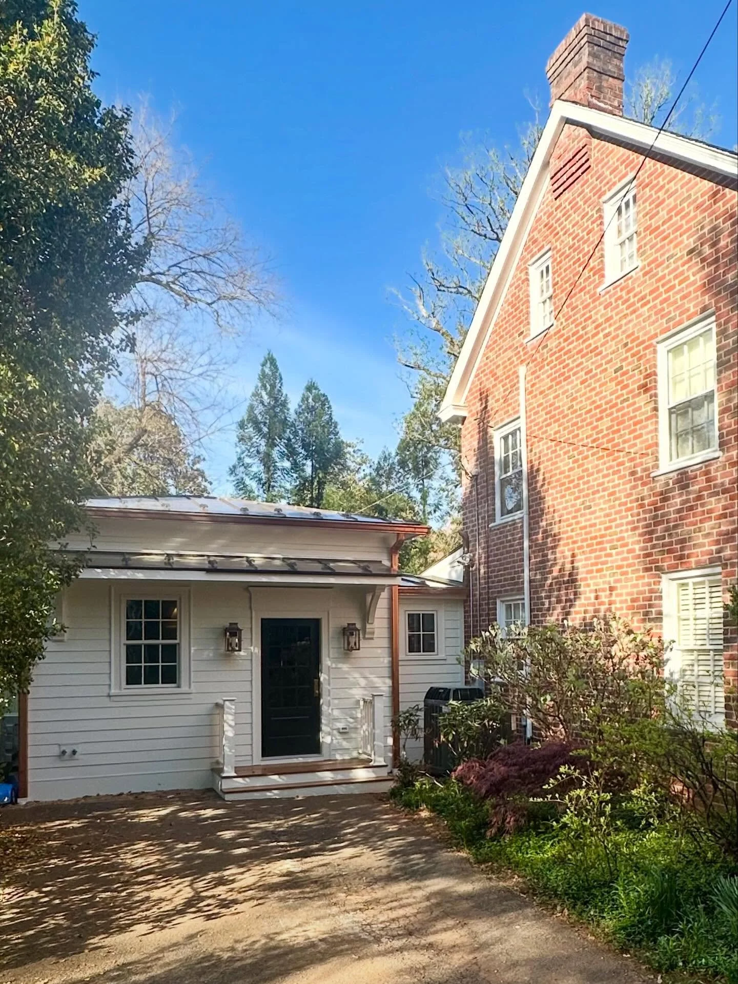 Small footprint, major impact ✨ With a compact layout packing in a mudroom, laundry room and pantry, as well as a serene guest suite, it's exactly the space this family needs to make the rest of the house feel twice as big.