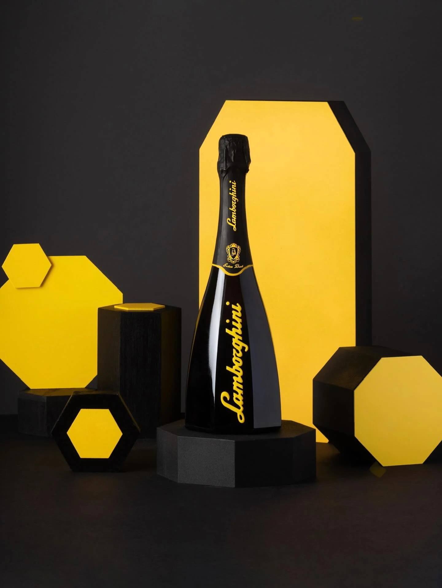 A luminous expression of style, where fine bubbles meet vibrant elegance.
A refined sparkle designed to elevate every celebration.
🌟

Ottagonale Yellow - Extra Brut
Tag your celebrations with #LamborghiniWine!
#LamborghiniWine #Ottagonale #HolidayGi