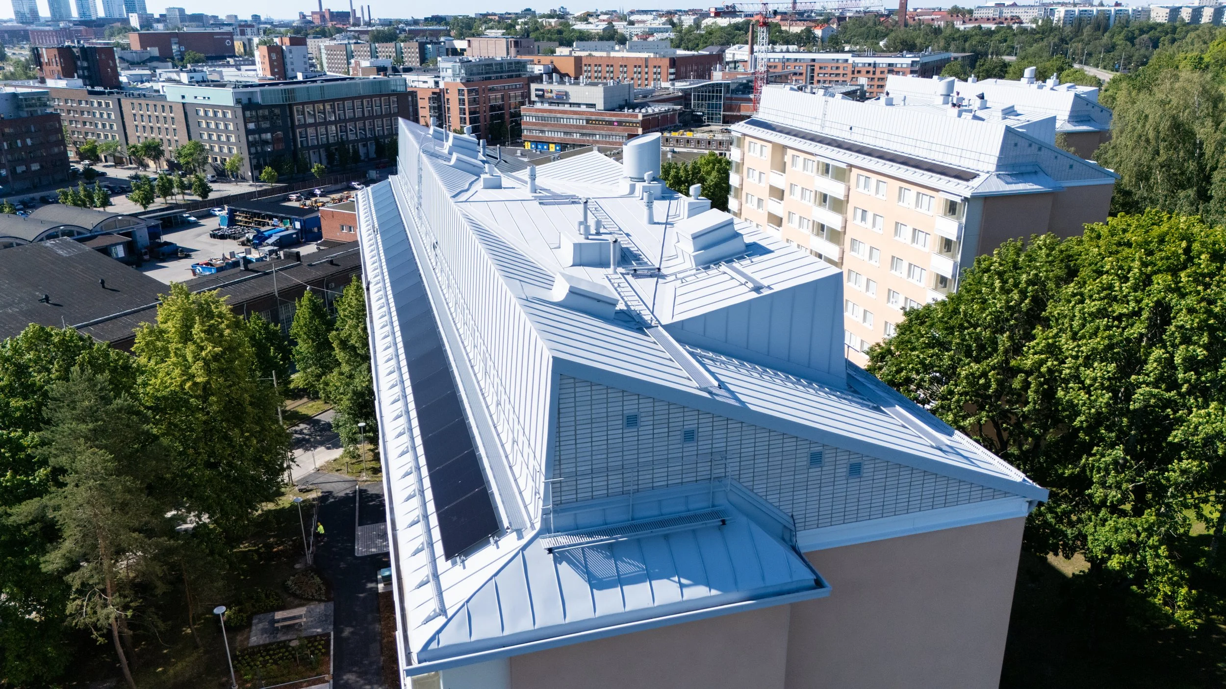 Kouru_ja_kattoturva_Hameentie124_Helsinki_002.jpg