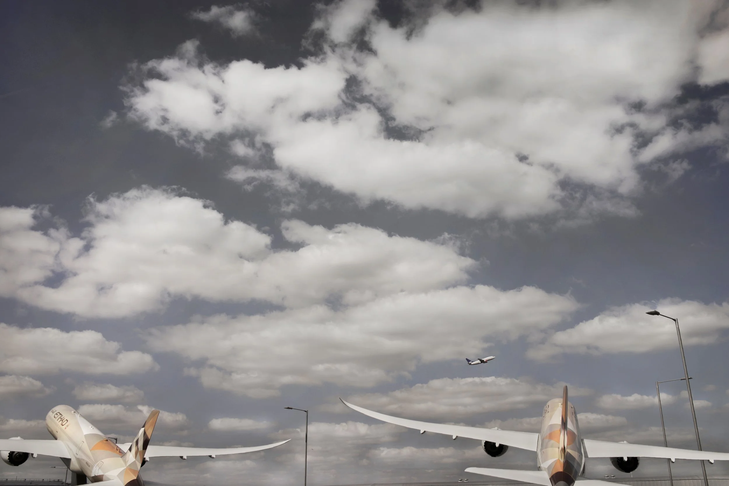 Ethihad Dummy Planes Heathrow .jpg