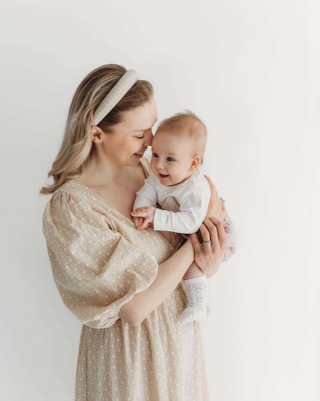 Monesko &auml;itienp&auml;iv&auml; sulla on t&auml;n&auml; vuonna?

Kommentoi alle, sielt&auml; l&ouml;yd&auml;t my&ouml;s mun vastauksen ;)

.
.
.
#&auml;itienp&auml;iv&auml; #ensimm&auml;inen&auml;itienp&auml;iv&auml; #mothersday #motherhood #mothe