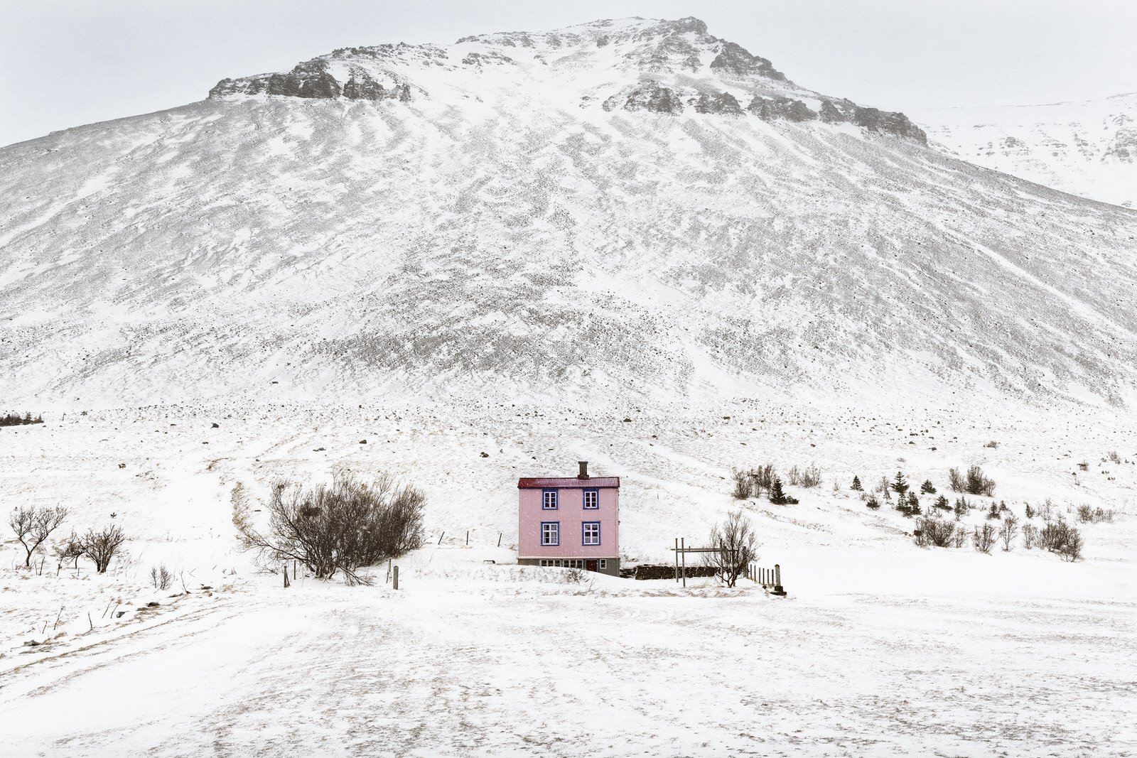 Ma maison rose. My pink home. Islande Iceland 2022 © Christophe Jacrot.jpg