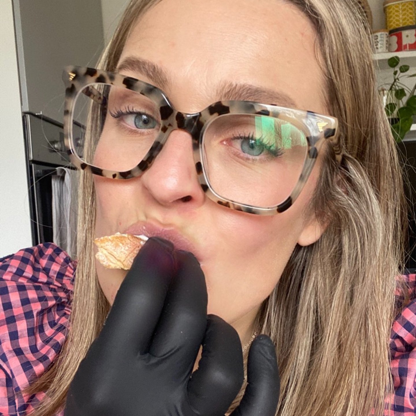 📸 Grabbing a rare bite to eat in between clients ☺️ 

Hi new followers 👋🏻🕺🏻Thanks for following ☺️ Much appreciated 🫶🏻

Back at work (properly) tomorrow - needed a day when they were all back at school to sort my shizz out. 

I want to do that