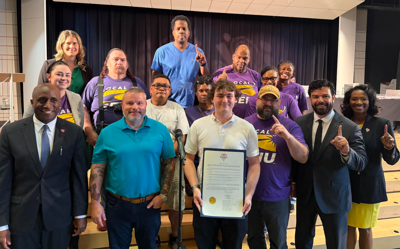 Kansas City Council Passes Resolution Supporting Traffic Control Officers Employed by LAZ at Kansas City International Airport Forming a Union