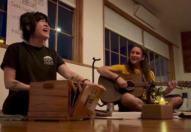 Chanting for connection to spirit and purpose. Gathering in community for strength and courage&mdash;right action. Holding one another in heartbreak. Thank you for showing up #bellingham 

@jonathandances thank you for being my friend and for catchin